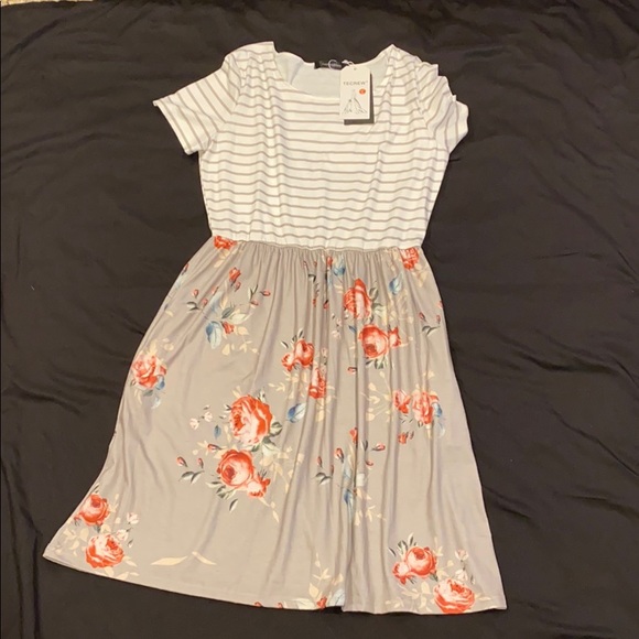 TECREW Dress Large - Picture 3 of 4